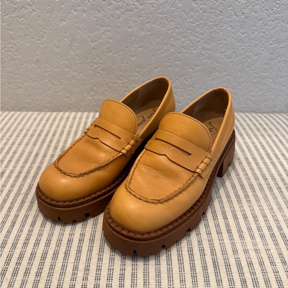 Free People Lug Sole Loafer (Size 7 Women / 37 EU)